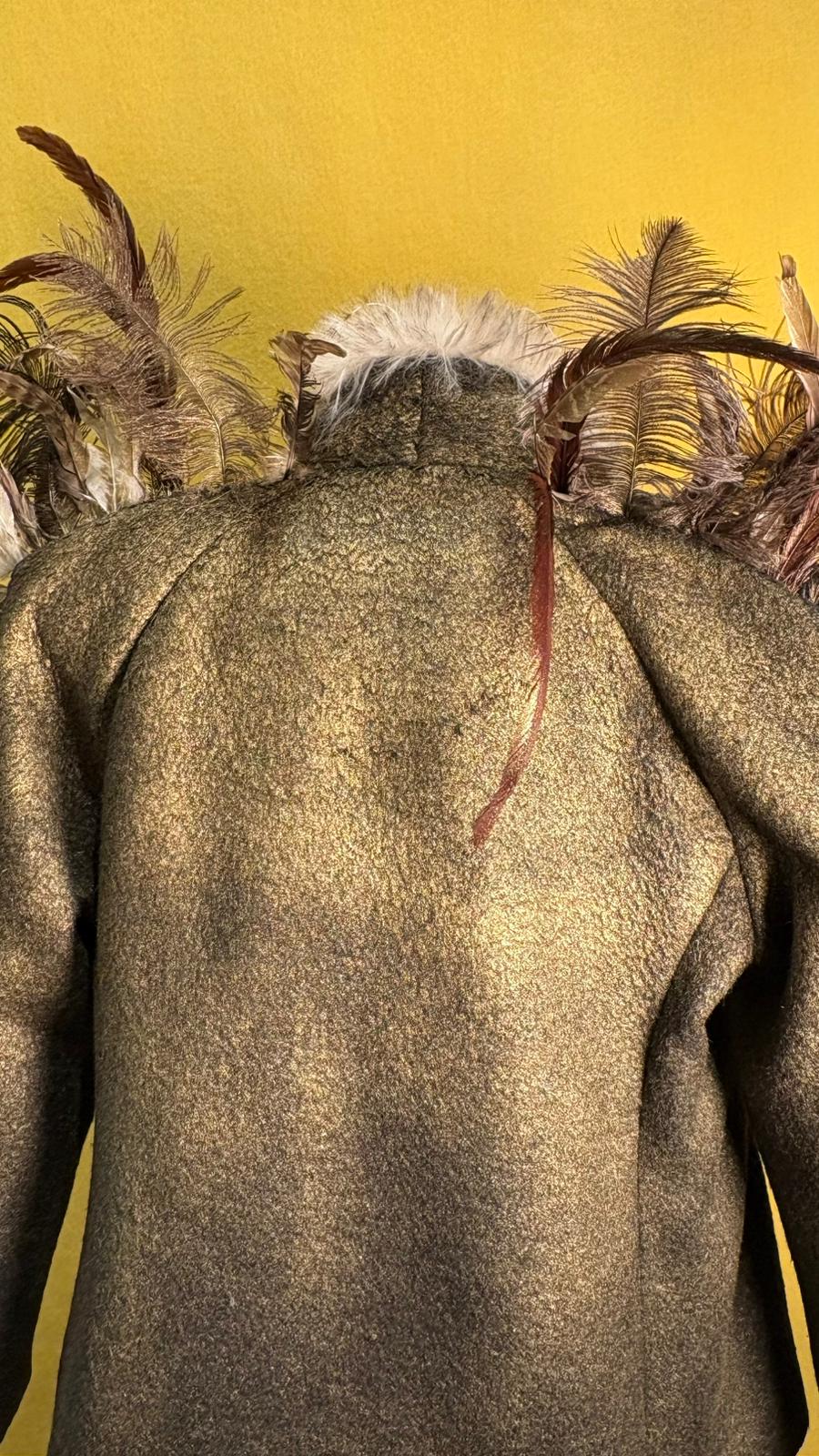 Blazer con piume e ecopelliccia linciata